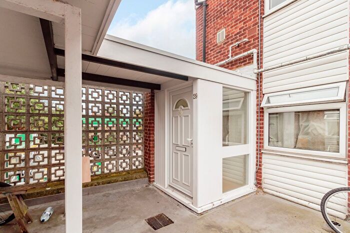 2 Bedroom Property To Rent In High Street, Shepperton, TW17