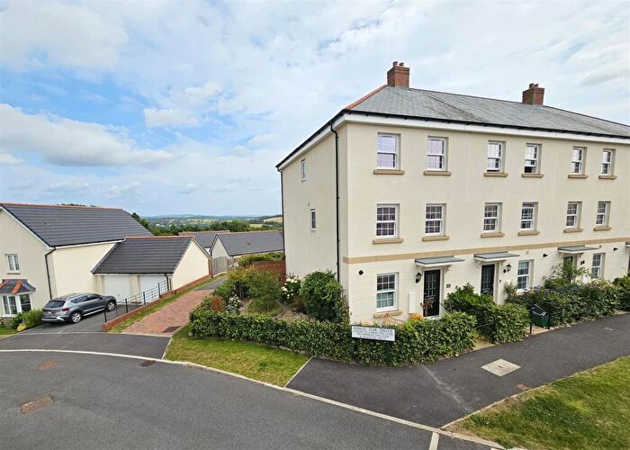 4 Bedroom End Of Terrace House For Sale In Staple Tor Road, Tavistock, PL19