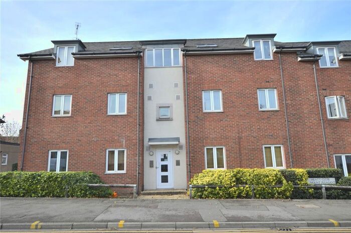 2 Bedroom Flat To Rent In Hieatt Close, Mount Pleasant, Reading, Berkshire, RG1