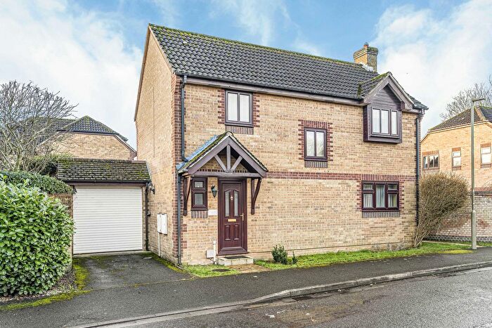 4 Bedroom Detached House For Sale In Old School Close, Bicester, OX27