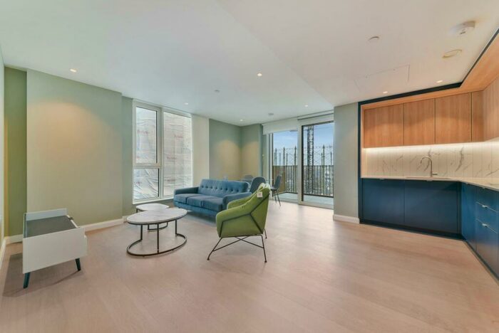 2 Bedroom Apartment To Rent In Phoenix Court, Gasholder Place, Kennington, SE11