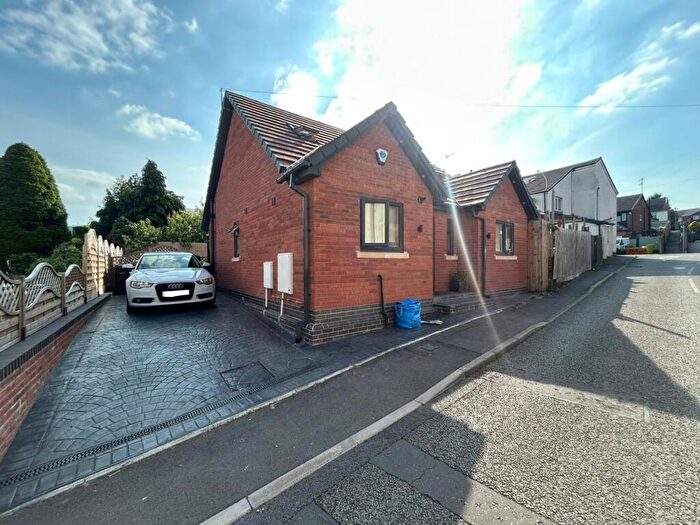 3 Bedroom Detached House To Rent In Evers Street, Brierley Hill, West Midlands, DY5