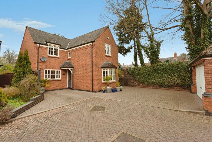 3 Bedroom Detached House For Sale In Paddock Close, Rothley, Leicester, Leicestershire, LE7