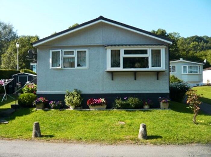 2 Bedroom Park Home For Sale In London Road, Brimscombe, GL5