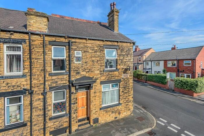 2 Bedroom End Of Terrace House To Rent In Rosemont Terrace, Bramley, Leeds, LS13