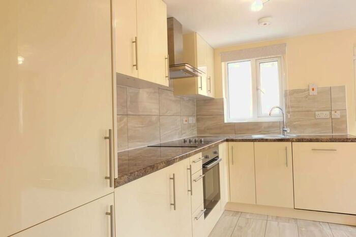 1 Bedroom Flat To Rent In Luccombe, Furzton, Milton Keynes, MK4