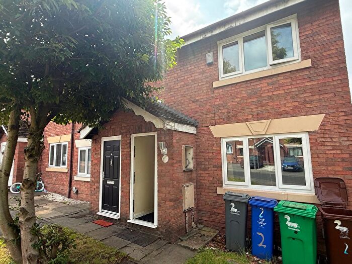 2 Bedroom Semi-Detached House To Rent In Dean Brook Close, Manchester, M40