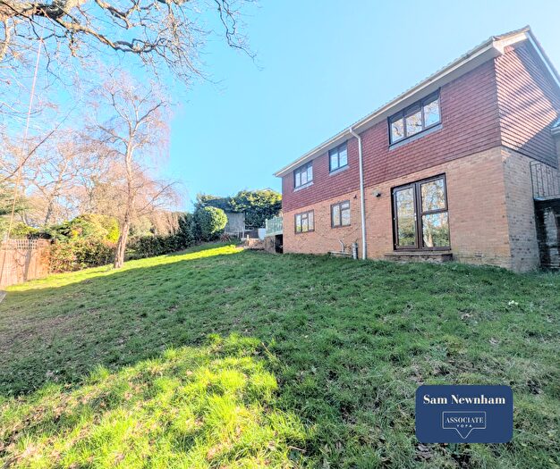 4 Bedroom Detached House For Sale In Hollowood Road, Sandown, PO36
