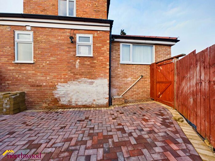 Studio To Rent In Sandford Green, Banbury, OX16