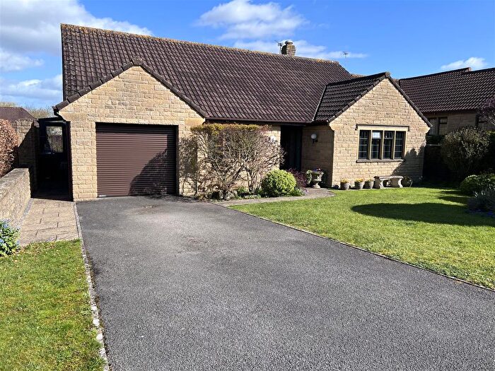 2 Bedroom Detached Bungalow For Sale In Hawthorn Avenue, Gillingham, SP8