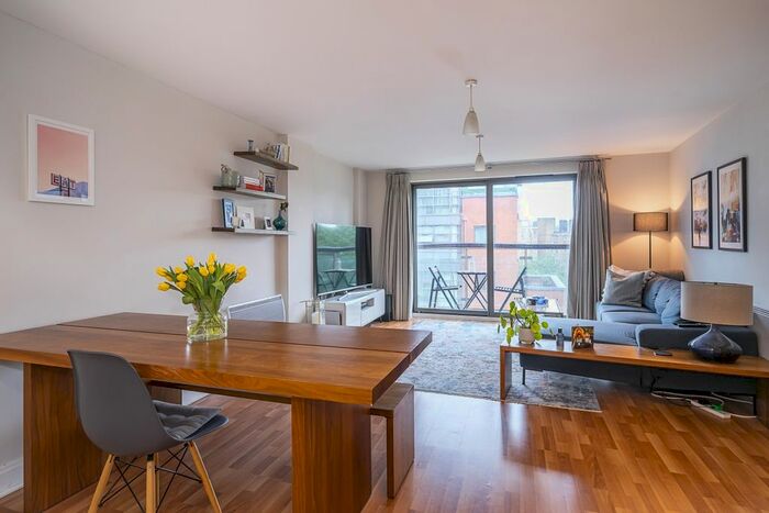 2 Bedroom Flat To Rent In Montaigne Close, London, SW1P