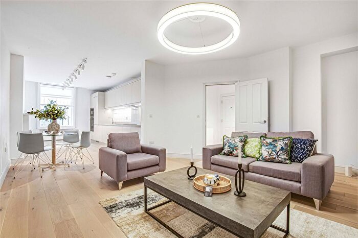 2 Bedroom Flat To Rent In Devonshire Street, Marylebone, London, W1G