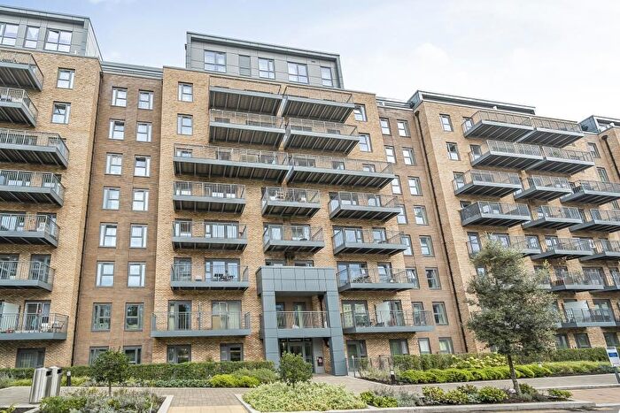 3 Bedroom Flat To Rent In Beaufort Square, Colindale, NW9