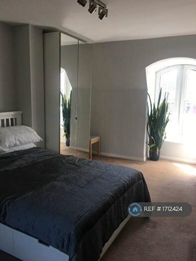 2 Bedroom Flat To Rent In Gilbert House, London, SE8
