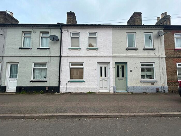 2 Bedroom Terraced House For Sale In Lawrence Road, Biggleswade, SG18