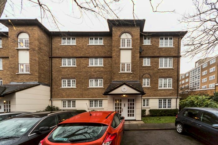 2 Bedroom Flat To Rent In Selhurst Close, London, SW19