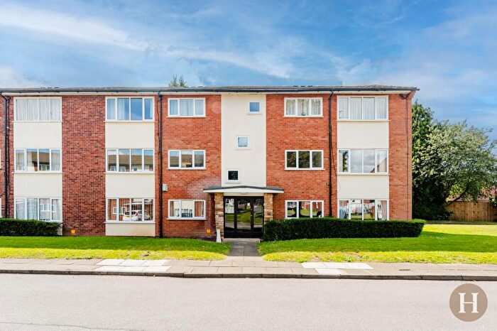 2 Bedroom Flat For Sale In Arosa Drive, Birmingham, B17