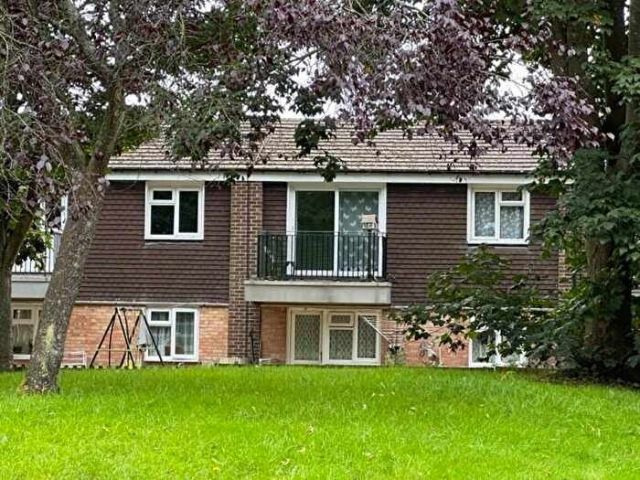 1 Bedroom Flat To Rent In Overton Close, Aldershot, GU11