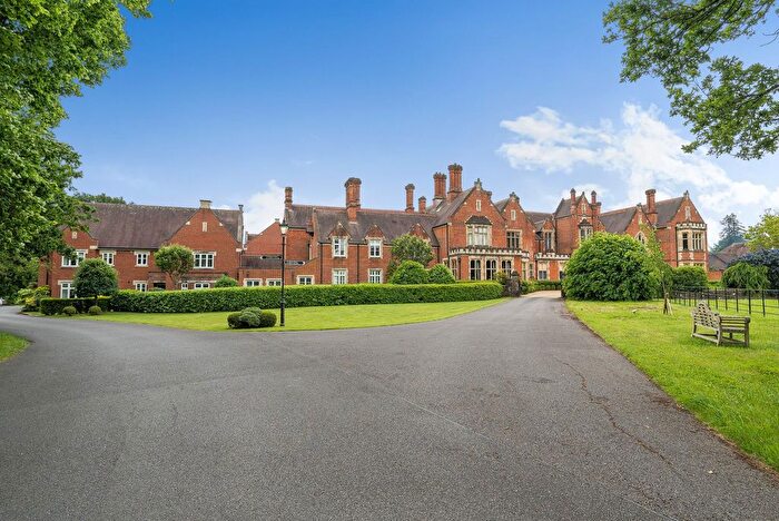 2 Bedroom Flat For Sale In Stane Street, Billingshurst, RH14