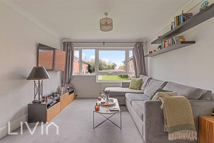 2 Bedroom Flat For Sale In Hurst View Grange, Pampisford Road, South Croydon, Greater London, CR2
