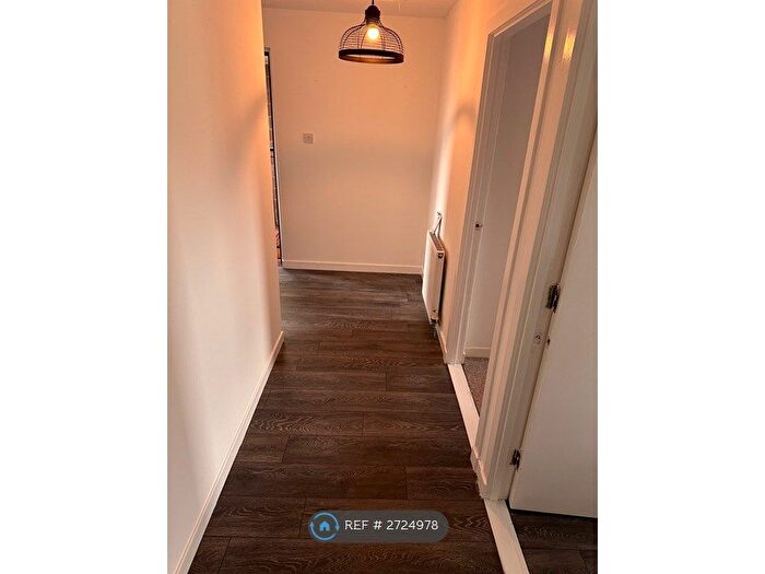 1 Bedroom Flat To Rent In Darleith Street, Glasgow, G32