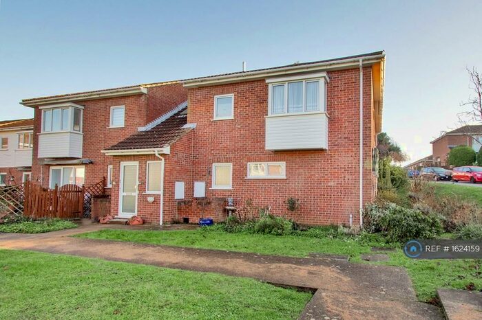 2 Bedroom Flat To Rent In Bramblefield, Longfield, DA3