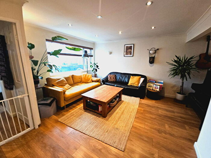 3 Bedroom End Of Terrace House For Sale In High Street, Arlesey, SG15