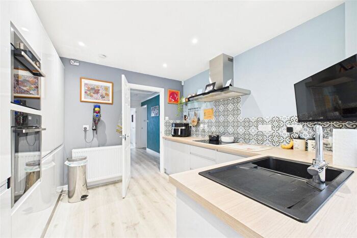 2 Bedroom Bungalow For Sale In Newtown Road, Sandhurst, Berkshire, GU47