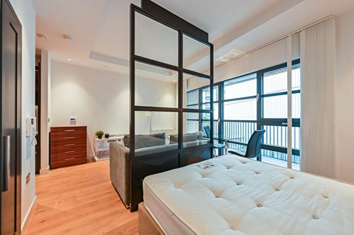 Studio To Rent In Astell House, Tower Hamlets, London, E14