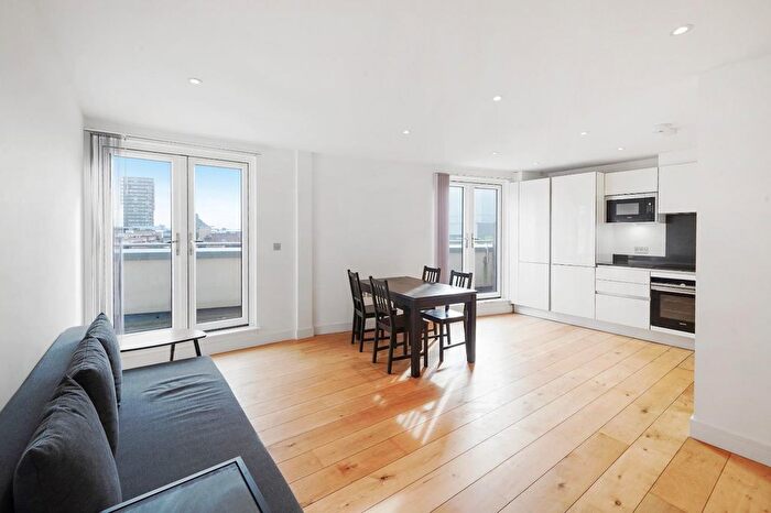 2 Bedroom Flat To Rent In Cavell Street, Whitechapel, E1