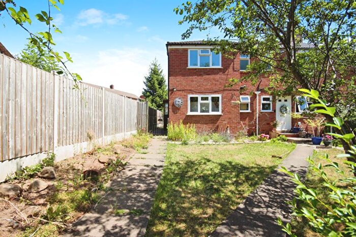 2 Bedroom Maisonette For Sale In Windmill Hill, Leamington Spa, CV32