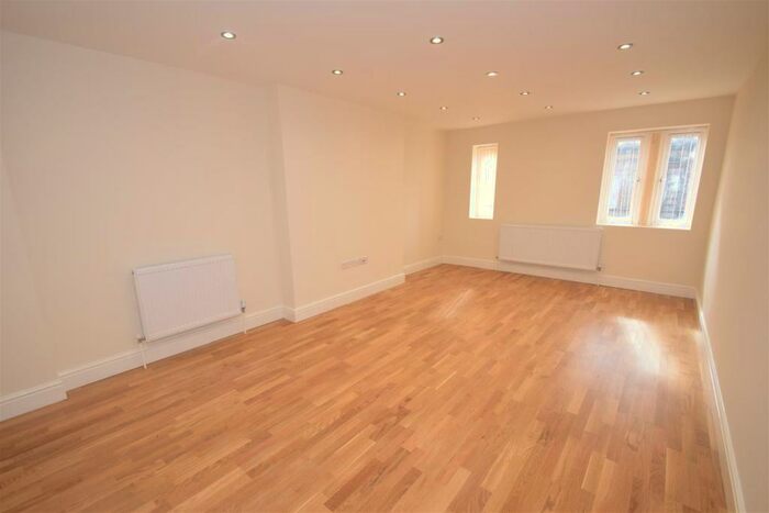 1 Bedroom Flat To Rent In High Street New Malden Surrey, KT3
