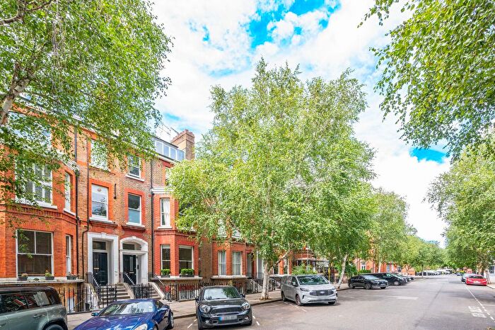 1 Bedroom Flat For Sale In Castellain Road, Little Venice, London, W9