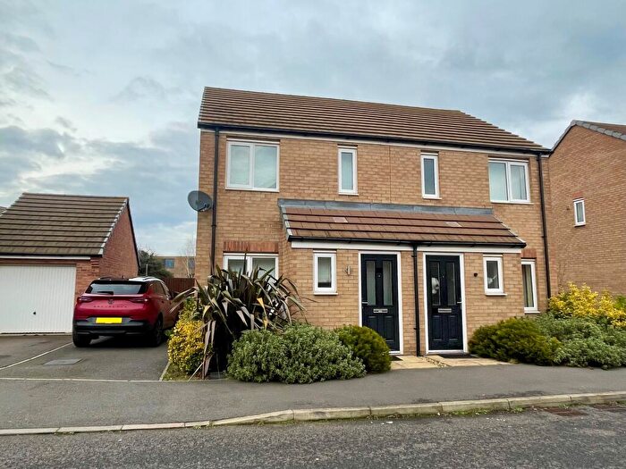 2 Bedroom House To Rent In Daphne Grove, Peterborough, PE2