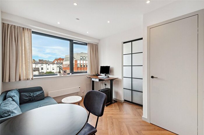 1 Bedroom Flat To Rent In Alexandra Road, Wimbledon, London, SW19