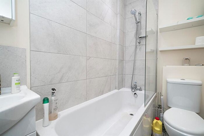 1 Bedroom Maisonette To Rent In Church Lane, N2