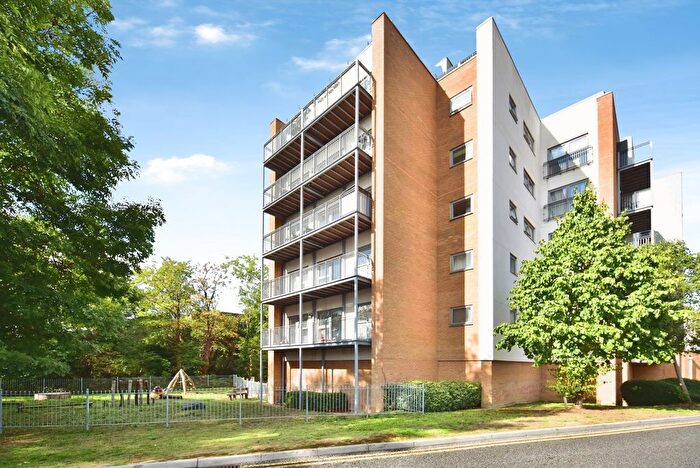 1 Bedroom Flat For Sale In Sovereign Way, Tonbridge, Kent, TN9