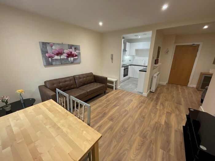 1 Bedroom Apartment To Rent In Deansgate Quay, Manchester, M3