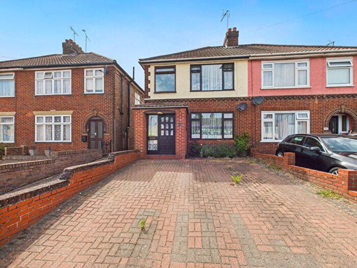 3 Bedroom Semi Detached House For Sale In Wherstead Road, Ipswich, IP2