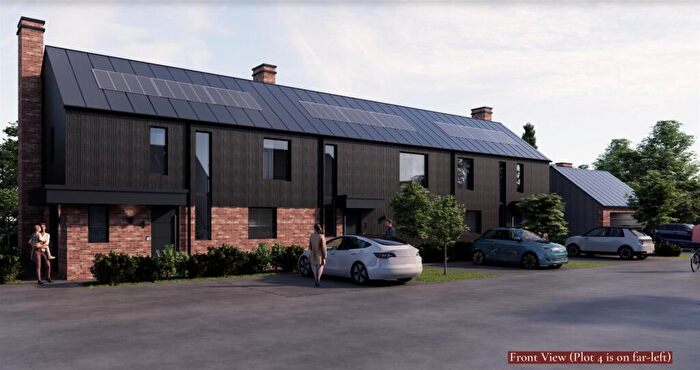 3 Bedroom End Of Terrace House For Sale In Pool Yard, Woonton, HR3