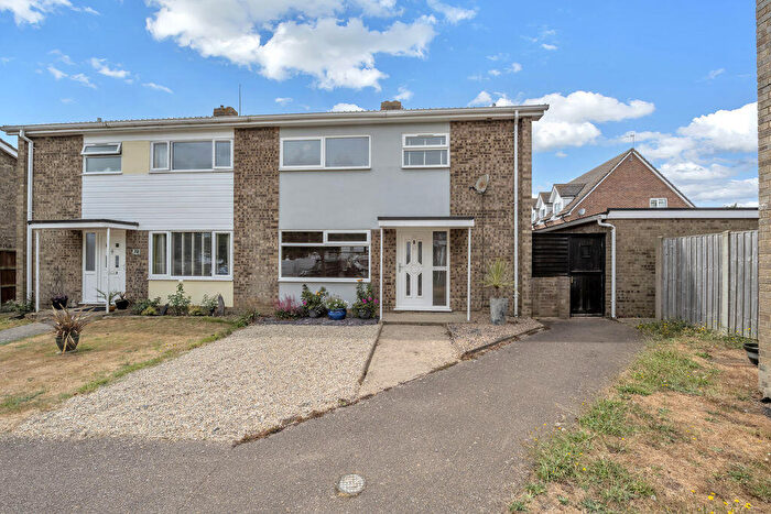 3 Bedroom Semi Detached House For Sale In Mitre Close, Bury St. Edmunds, IP30