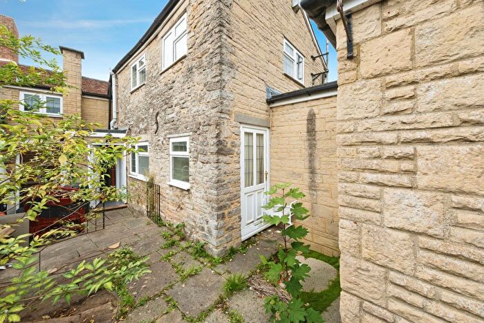 3 Bedroom Terraced House For Sale In Crumps Butts, Bicester, OX26