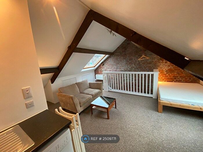 Studio To Rent In Bryn Road, Brynmill, Swansea, SA2