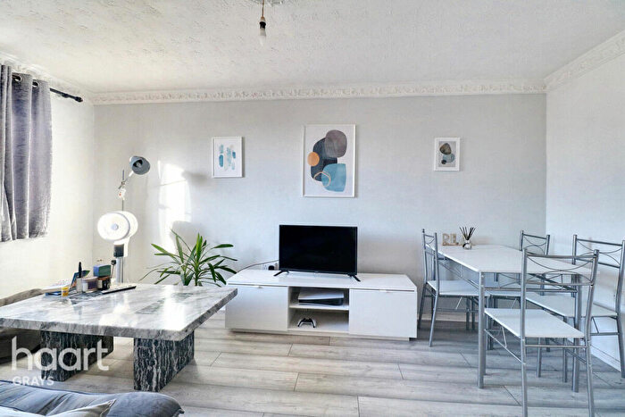 1 Bedroom Flat For Sale In Conway Gardens, Grays, RM17