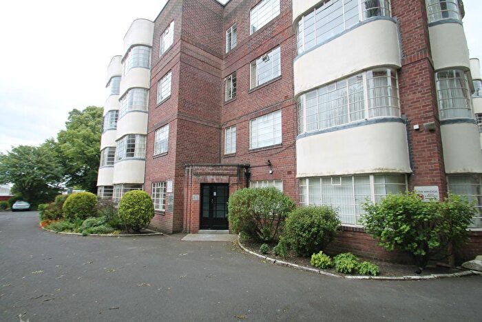 2 Bedroom Flat For Sale In Osborne Avenue, Newcastle Upon Tyne, NE2