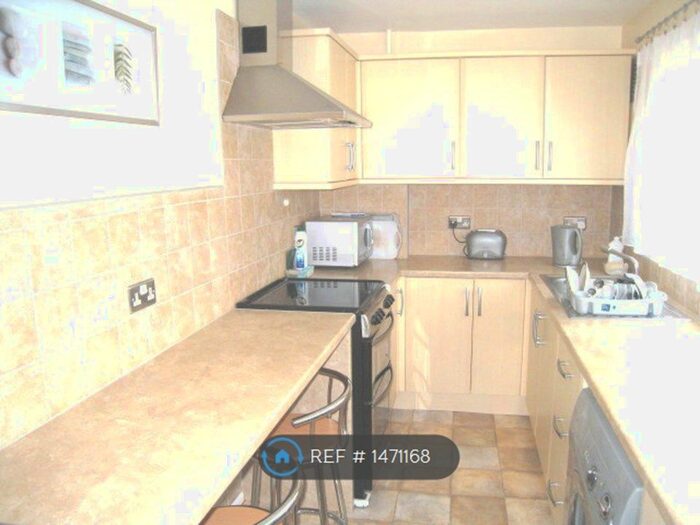2 Bedroom Flat To Rent In Fillebrook Road, London, E11