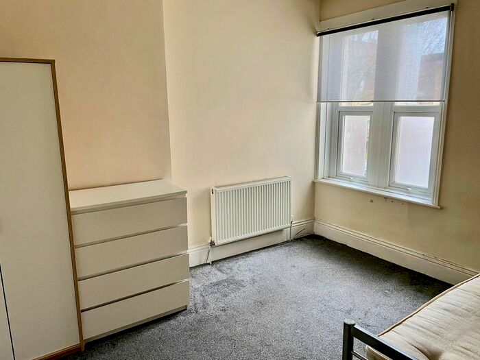 Studio To Rent In Rollins Street, South Bermondsey London, SE15