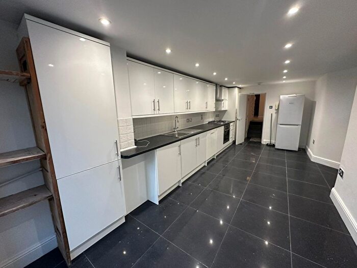 4 Bedroom Terraced House To Rent In Gillespie Road, London, N5