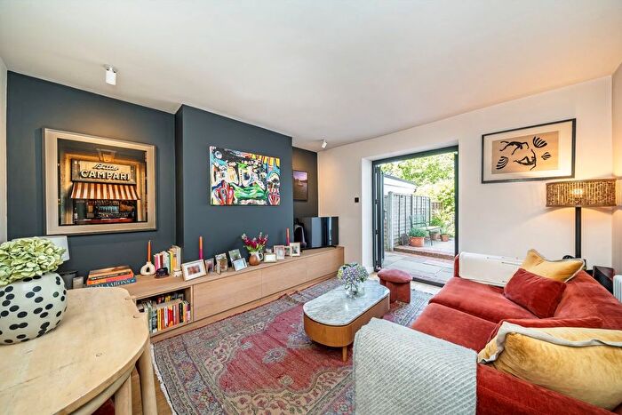 1 Bedroom Flat For Sale In Rye Hill Park, Peckham, SE15