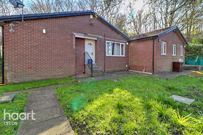 6 Bedroom Bungalow For Sale In Wilfred Terrace, Leeds, LS12